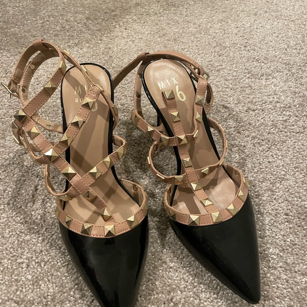 Mix No. 6 Black and Tan Studded Heels